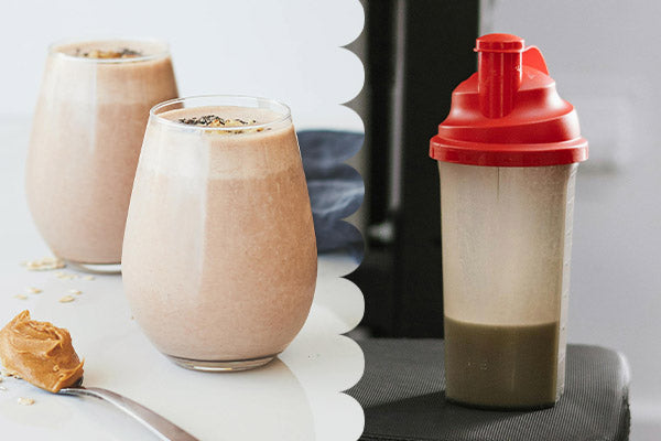 Shake image glass and shaker
